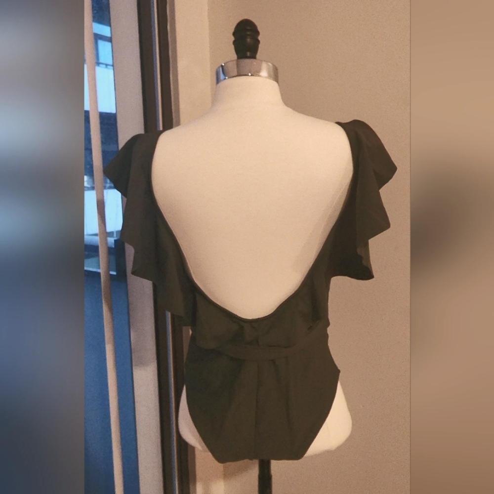 Green Solid Ruffle One-Piece Swimsuit - Picture 2 of 4